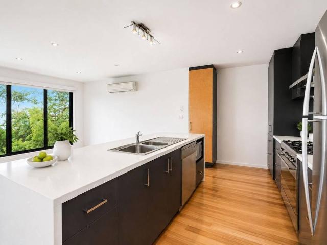 SPLIT LEVEL FAMILY LIVING VIEWS INCLUDED!