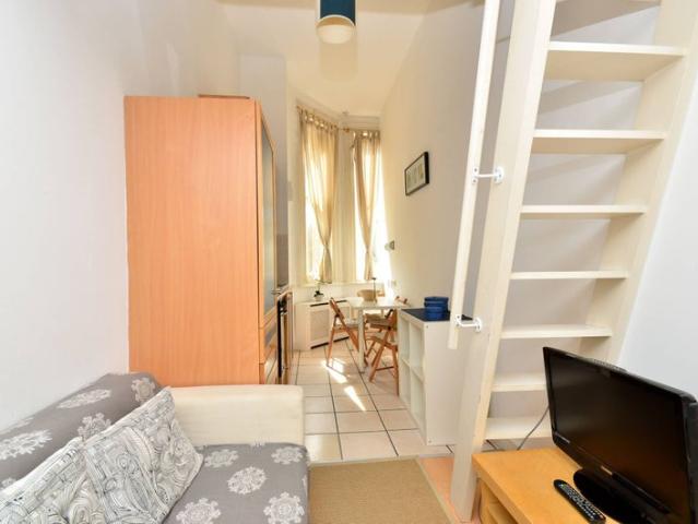 Split Level Furnished Studio in Earl's Court
