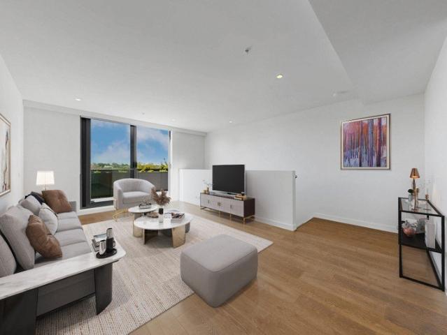 Split Level Luxury Meets Unmatched Convenience