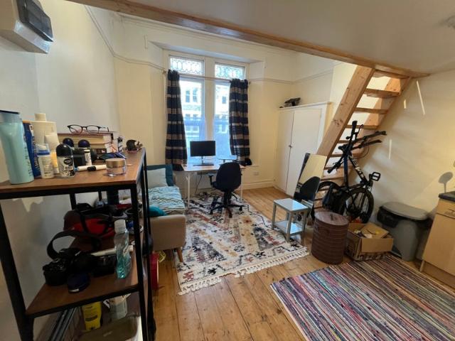 Split Level Studio £200 Off first Month Rent