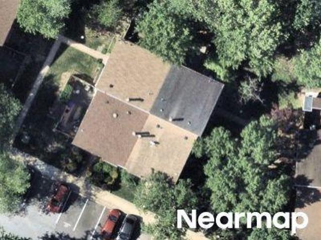Split Rail Ln