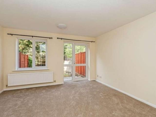 Spruce Drive, Lightwater, Surrey, GU18