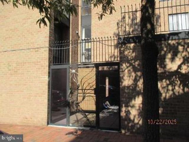 Spruce St Apt 9c