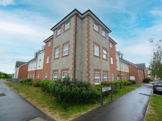 Spry Court, Blackbourne Chase, Littlehampton BN17, 2 bed flat to rent, £1,300 pcm | PrimeLocation