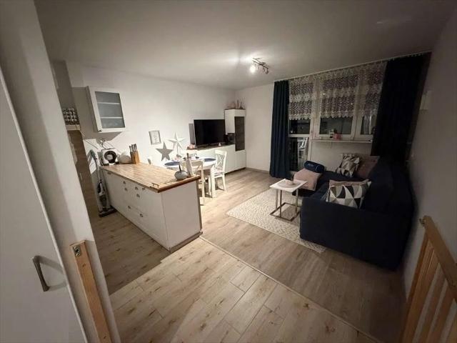 Do sprzedania 2 pokojowe mieszkanie 38 m² z windą w Krzykach