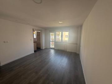 Sprzedam 2 pokojowe mieszkanie z balkonem i piwnicą