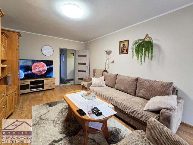 Sprzedam 3 pokojowe mieszkanie z balkonem i piwnicą