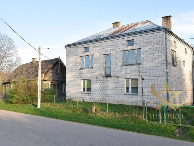 Sprzedam urokliwe siedlisko 12 600 m² z domami i budynkami
