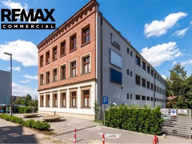 Sprzedam biurowiec \Luiza\ 1826 m² z parkingiem w Zabrzu
