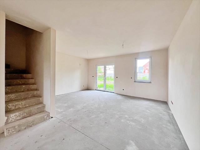 Sprzedam dom 123 m² z ogrodem i 2 miejscami parkingowymi