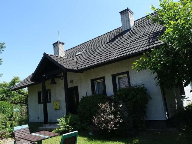 Sprzedam dom 140 m² z ogrodem i stawem w Rożnowej