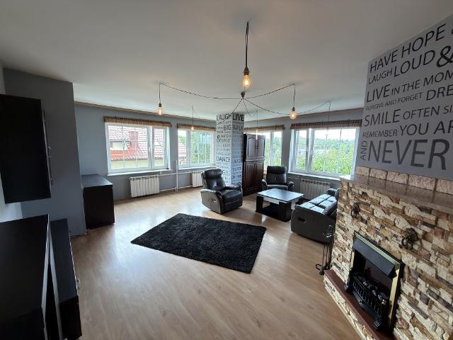 Sprzedam dom 143 m² z piwnicą i balkonem w Rogoźniku