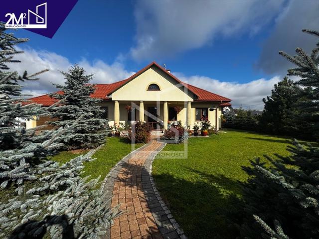 Sprzedam dom 168 m² z dużym ogrodem w Dąbrówkach