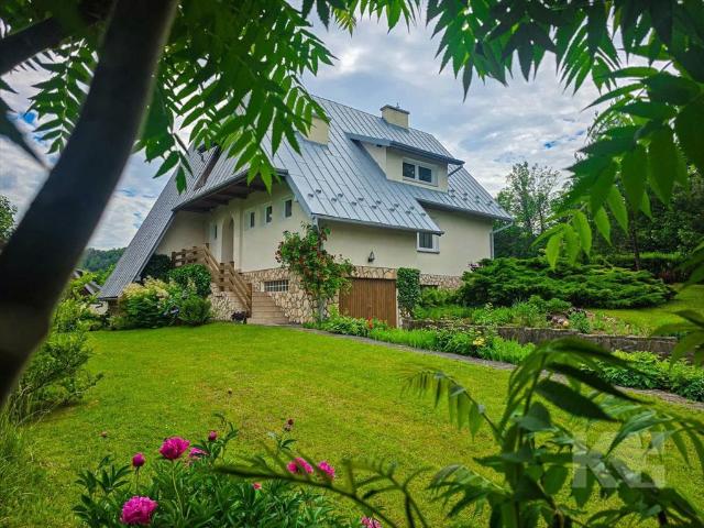 Sprzedam dom 196 m² z dużą działką w Tyrawie Wołoskiej