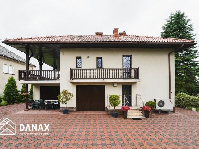 Sprzedam dom 200 m² w Czernichowie z garażem i tarasem