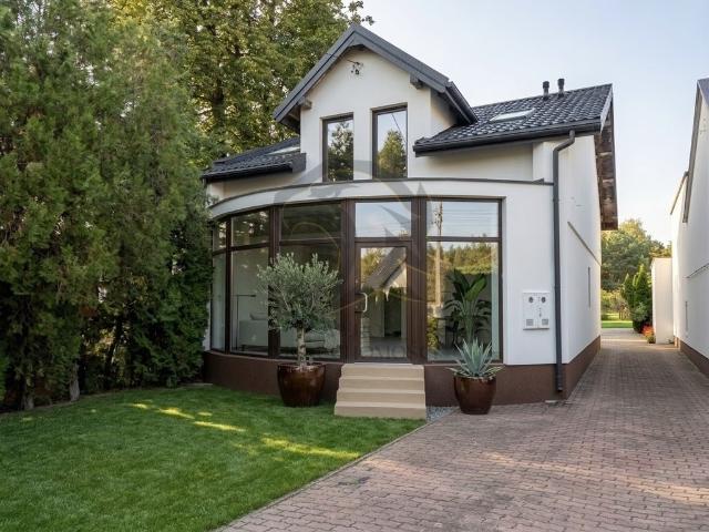Sprzedam dom 230 m² w Grodzisku z dużym potencjałem