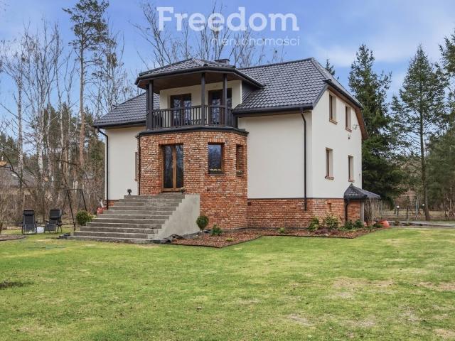 Sprzedam dom 230 m² z garażem i ogrodem w Magdalence