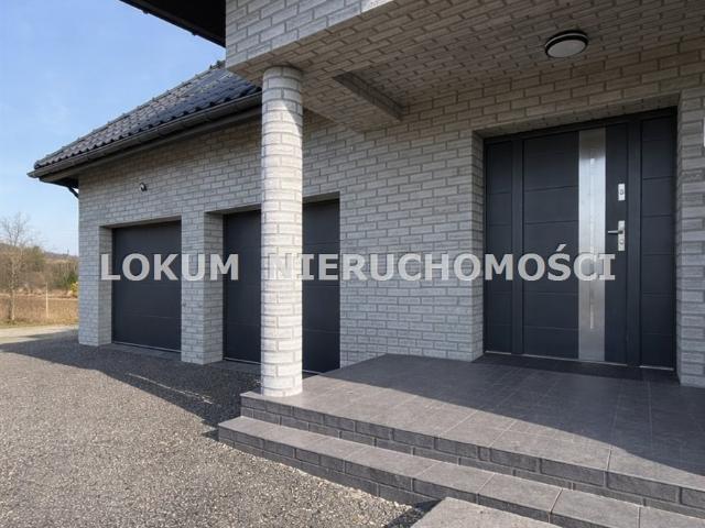 Sprzedam dom 270 m² z garażem w Pniówku, wysokiej jakości