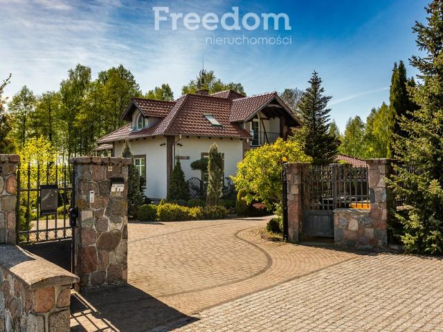 Sprzedam dom 340 m² z dostępem do jeziora w Woszczelach