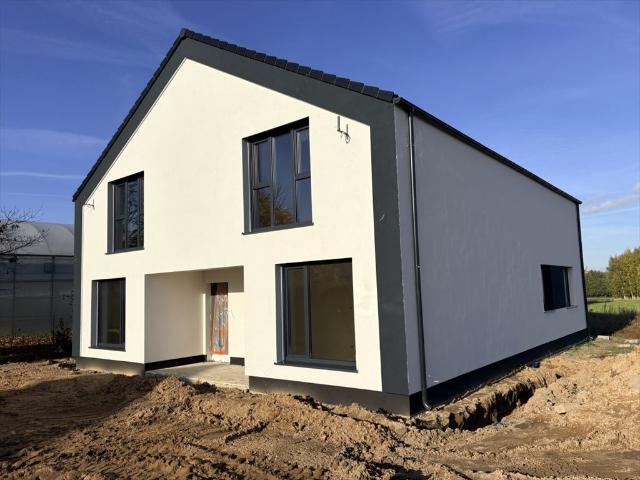 Sprzedam dom bliźniaczy 114 m² z ogrodem w Dachowej
