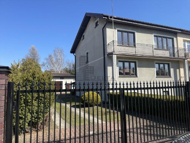 Sprzedam dom bliźniaczy 198 m² w Sochaczewie z dużym garażem