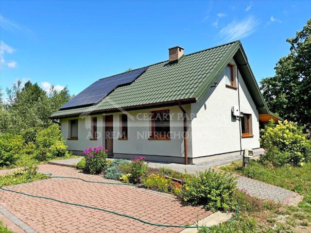 Dom nad wodą z prywatną plażą i pomostem 90 m²