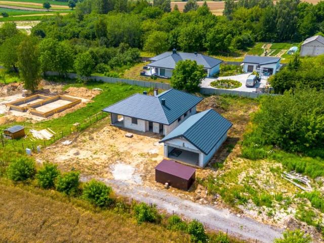 Sprzedam dom w Płouszowicach Kolonii z dużym garażem