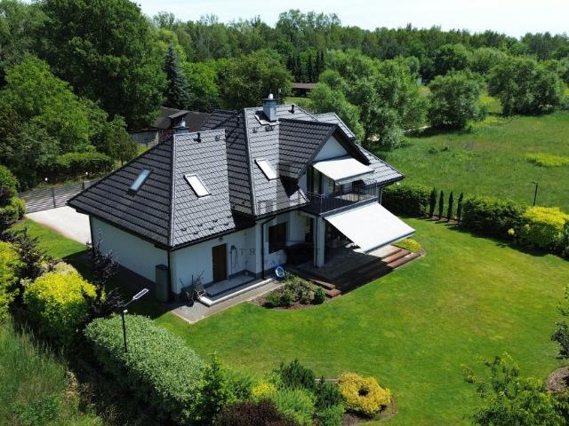 Sprzedam dom wolnostojący 186 m² z ogrodem w Łomiankach
