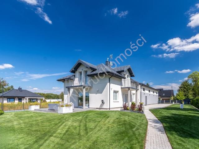 Sprzedam dom z halą 340 m² w Jaktorowie Kolonii