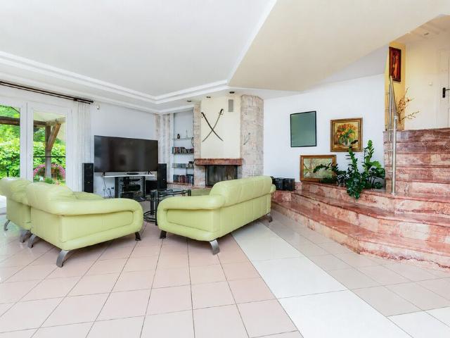 Sprzedam dom z niezależną częścią usługową 292 m² w Kwirynowie