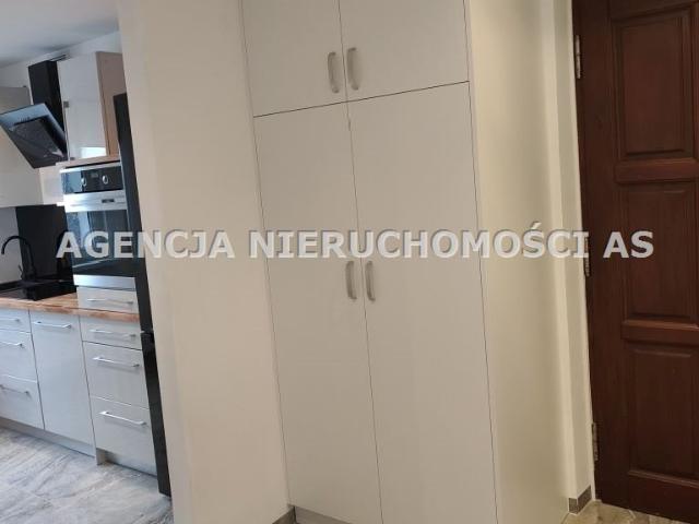 Sprzedam jasne 43 m² mieszkanie z balkonem i piwnicą