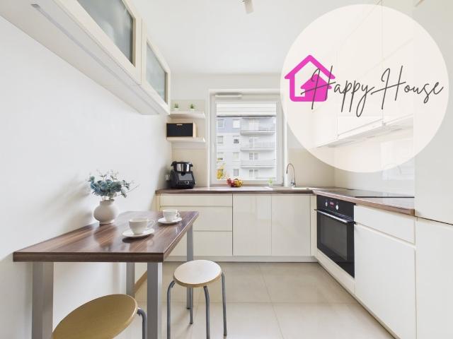 Sprzedam jasne, narożne mieszkanie 54 m² z balkonem w Jarotach
