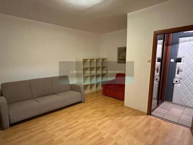 Sprzedam kawalerkę 31 m² na Mokotowie z nowymi oknami