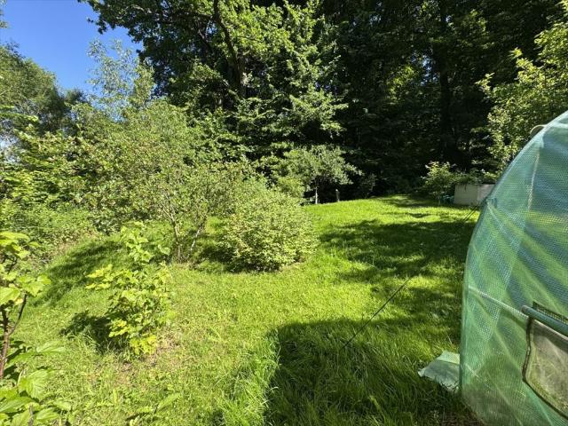 Sprzedam komfortowe 2 pokojowe mieszkanie z własną działką 971 m² w Bukowcu