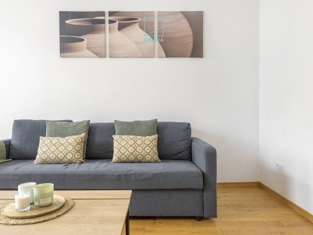 Na sprzedaż klimatyczne 2 pokojowe mieszkanie 60 m² w Warszawie