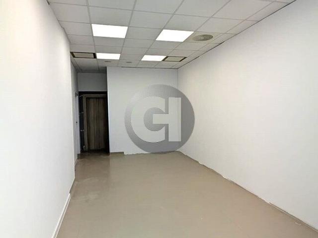 Sprzedam lokal 29,6 m² na Górczynie z klimatyzacją