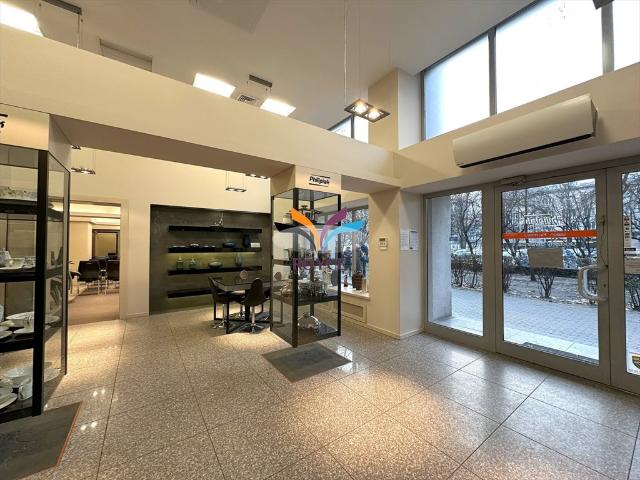 Sprzedam lokal użytkowy 292 m² przy Piotrkowskiej w Łodzi