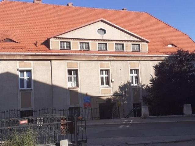 Sprzedam lokal biurowy 155 m² w Nowej Rudzie z mediami