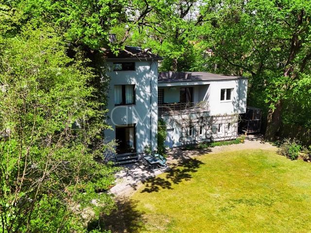Sprzedam luksusową willę inwestycyjną 817 m² z ogrodem w Milanówku