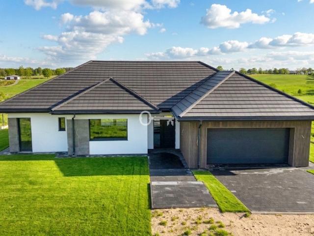 Sprzedam luksusową willę parterową 177 m² w Czeczewie