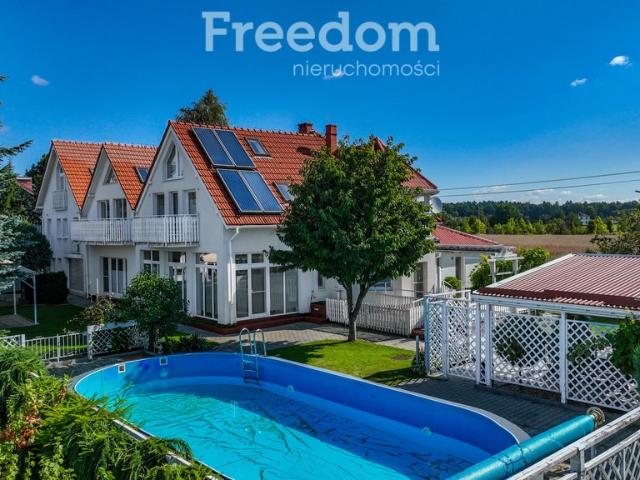 Sprzedam luksusowy dom dwurodzinny 480 m² w Kobiórze