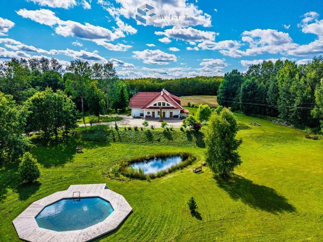 Sprzedam luksusowy dworek 845 m² z 10 pokojami i basenem