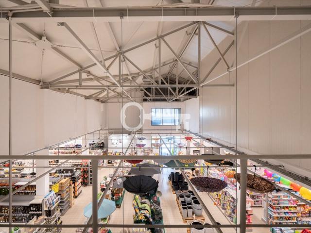 Sprzedam nowoczesny obiekt handlowo usługowy 1731 m² Luzino
