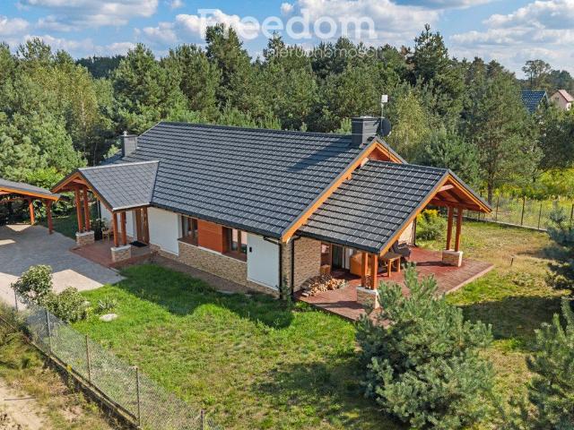 Na sprzedaż nowoczesny dom 111 m² z dużym ogrodem w Żółwinie