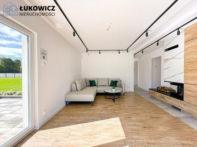 Sprzedam nowoczesny dom 143 m² z garażem w Pisarzowicach