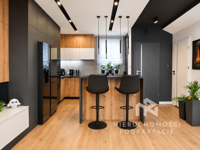 Sprzedam nowoczesny dom bliźniaczy 154 m² z ogrodem w Rzeszowie