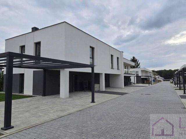 Sprzedam nowoczesny segment 108 m² z ogródkiem w Sławinie