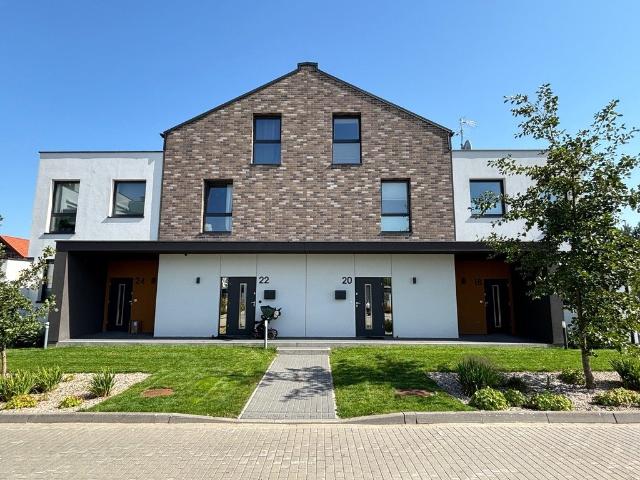 Sprzedam nowoczesny segment 116 m² z ogrodem i tarasami