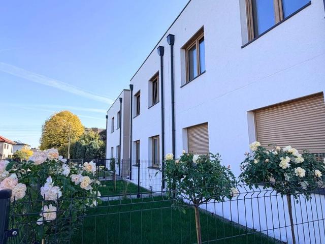 Sprzedam nowoczesny 3 pokojowy apartament z ogródkiem w Częstochowie