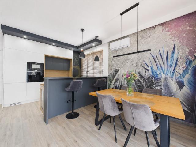 Sprzedam nowoczesne 4 pokojowe mieszkanie 160 m² w Warszawie